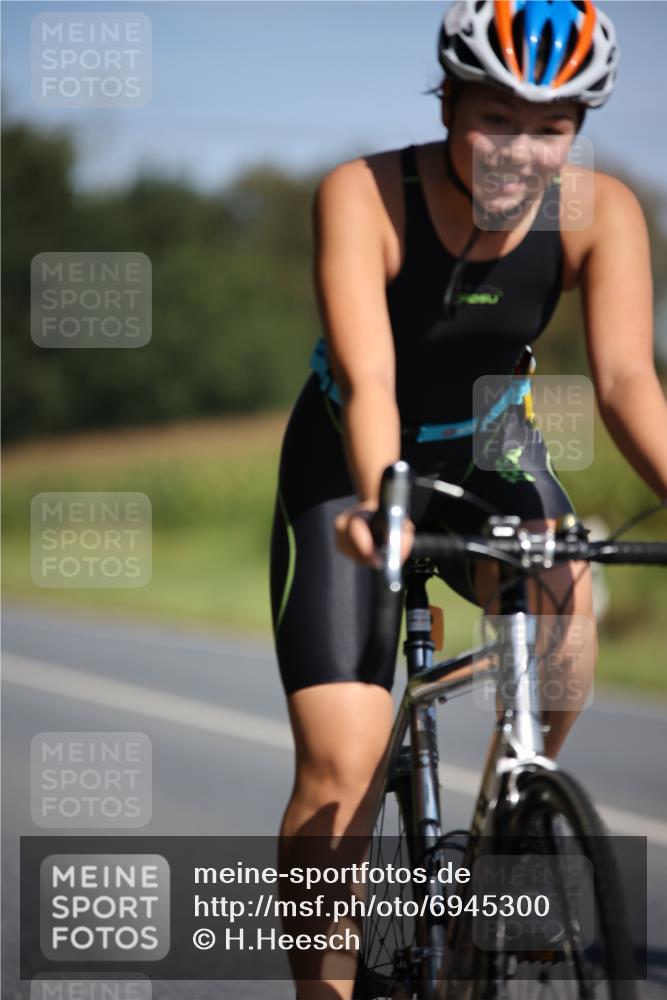 01.09.2024 - 17. Tribühne Triathlon H.Heesch http://msf.ph/oto/6945300 01.09.2024 11:46:11 Radfahren 332, 342, 422, 491, 492, 493, 525, 607 meine-sportfotos.de