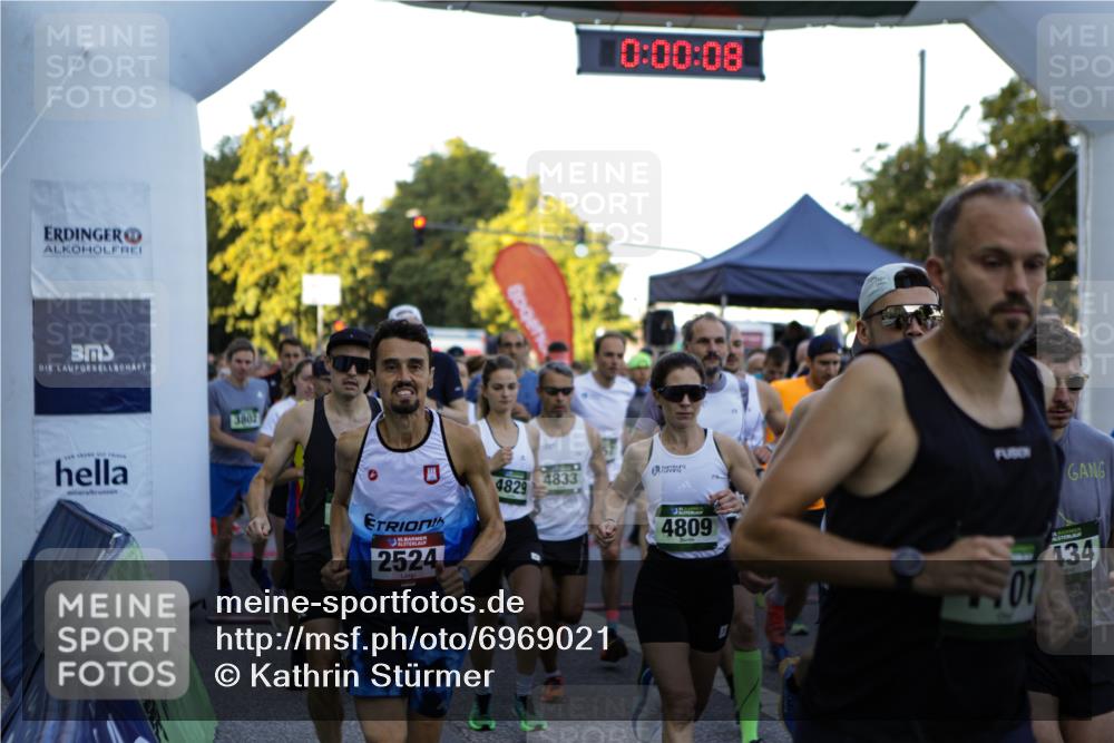 01.09.2024 - BARMER Alsterlauf Kathrin Stürmer Photography http://msf.ph/oto/6969021 01.09.2024 08:58:34 Ziel  meine-sportfotos.de