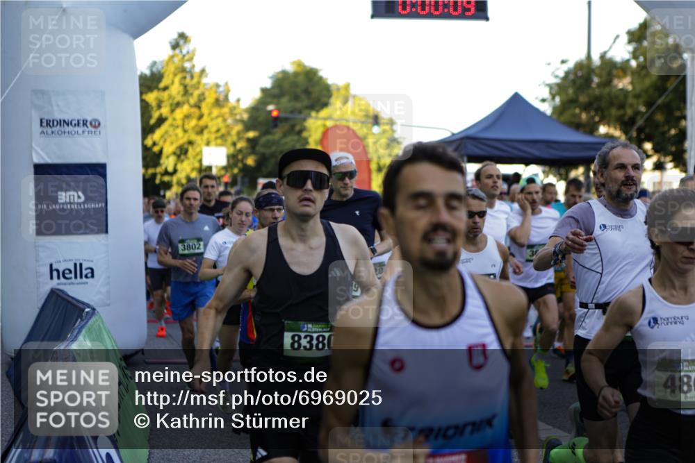 01.09.2024 - BARMER Alsterlauf Kathrin Stürmer Photography http://msf.ph/oto/6969025 01.09.2024 08:58:34 Ziel  meine-sportfotos.de