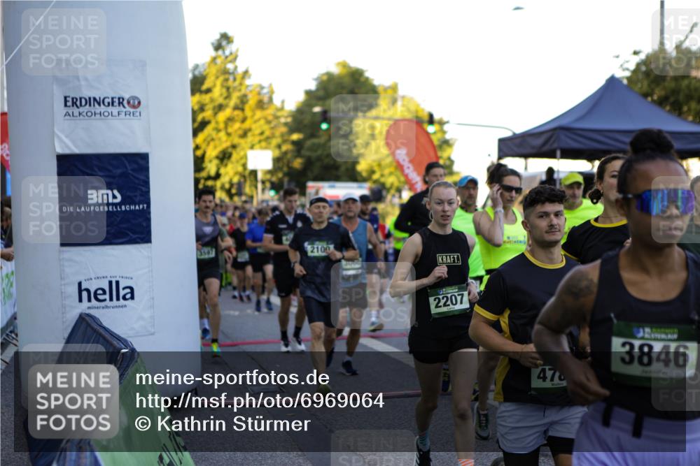 01.09.2024 - BARMER Alsterlauf Kathrin Stürmer Photography http://msf.ph/oto/6969064 01.09.2024 09:00:42 Ziel  meine-sportfotos.de