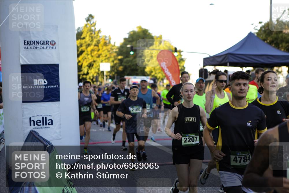 01.09.2024 - BARMER Alsterlauf Kathrin Stürmer Photography http://msf.ph/oto/6969065 01.09.2024 09:00:42 Ziel  meine-sportfotos.de
