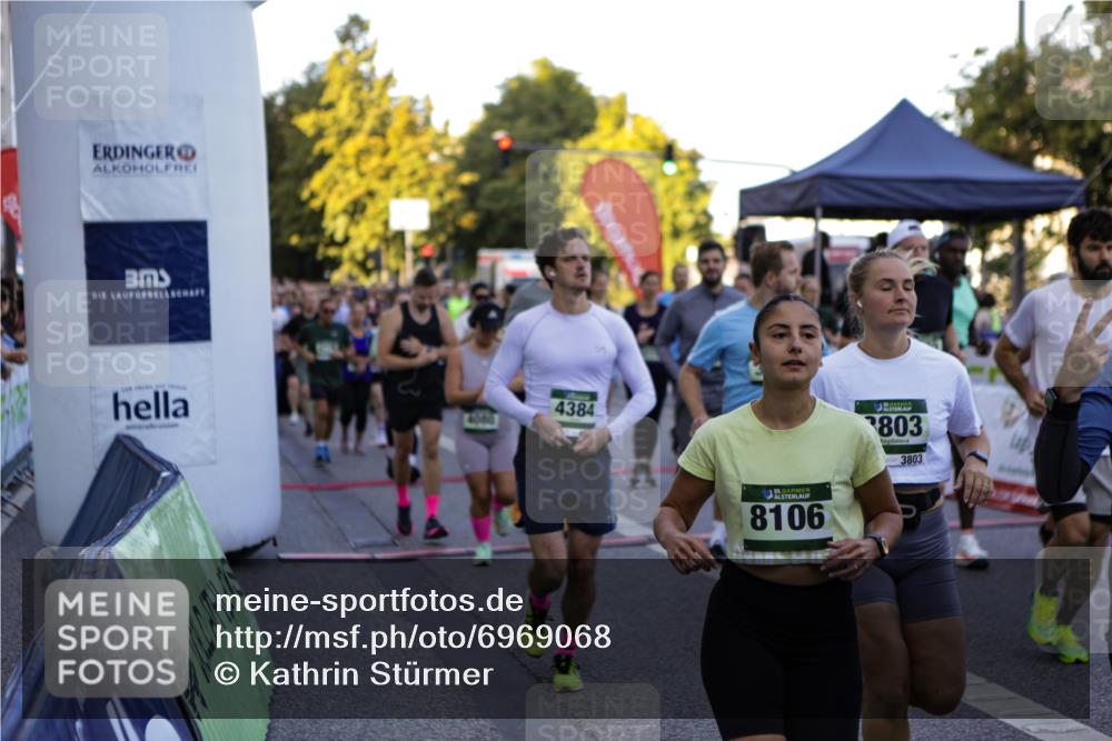 01.09.2024 - BARMER Alsterlauf Kathrin Stürmer Photography http://msf.ph/oto/6969068 01.09.2024 09:01:16 Ziel  meine-sportfotos.de