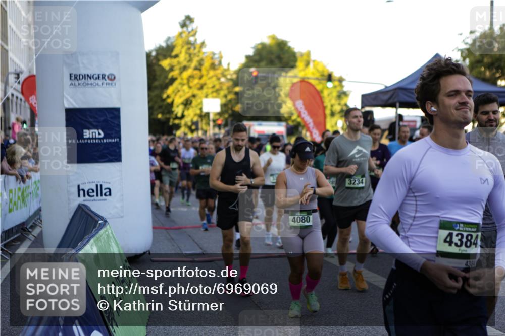 01.09.2024 - BARMER Alsterlauf Kathrin Stürmer Photography http://msf.ph/oto/6969069 01.09.2024 09:01:17 Ziel  meine-sportfotos.de