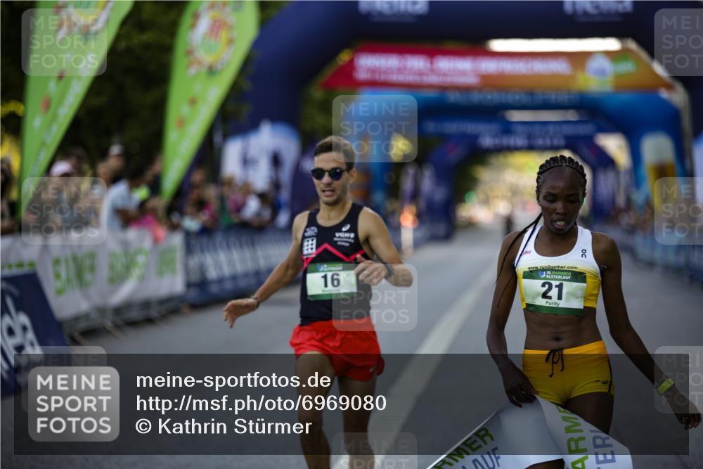 01.09.2024 - BARMER Alsterlauf Kathrin Stürmer Photography http://msf.ph/oto/6969080 01.09.2024 09:31:31 Ziel 2492, 2626, 2951, 3481, 4168, 4450, 4458, 4675, 4834, 5274, 8217, 16, 21, 8078 meine-sportfotos.de