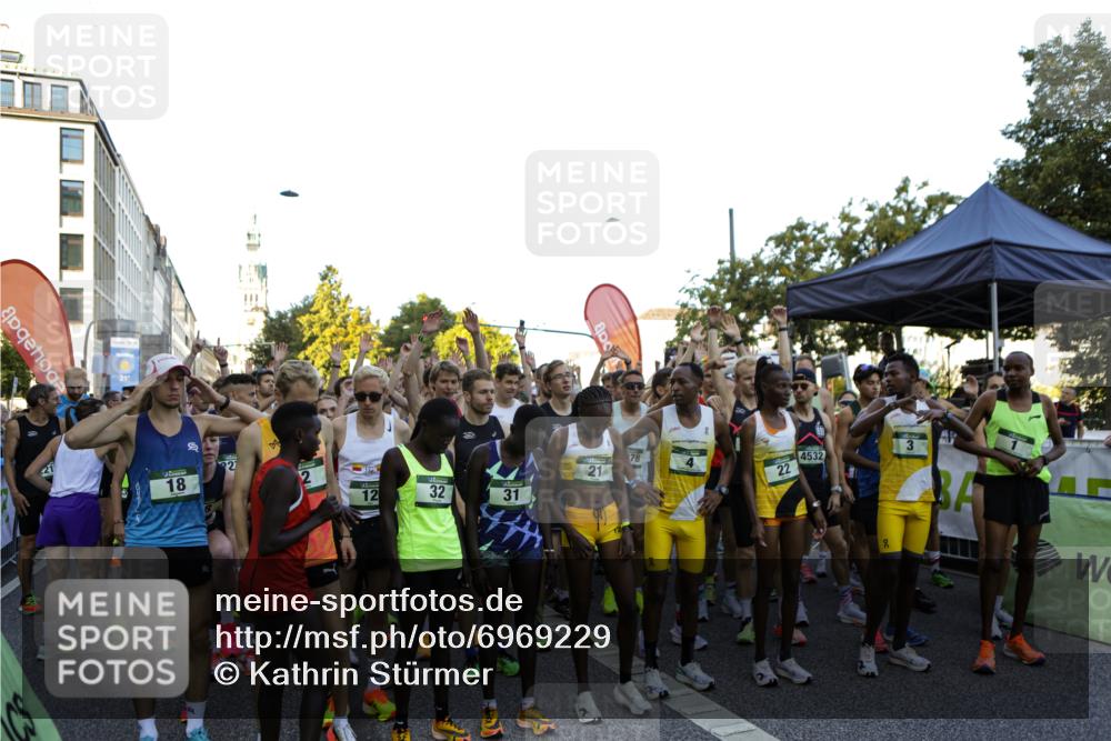 01.09.2024 - BARMER Alsterlauf Kathrin Stürmer Photography http://msf.ph/oto/6969229 01.09.2024 08:57:17 Ziel  meine-sportfotos.de