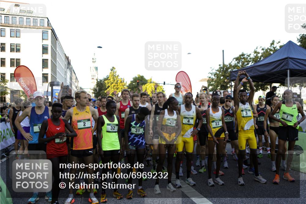 01.09.2024 - BARMER Alsterlauf Kathrin Stürmer Photography http://msf.ph/oto/6969232 01.09.2024 08:57:18 Ziel  meine-sportfotos.de