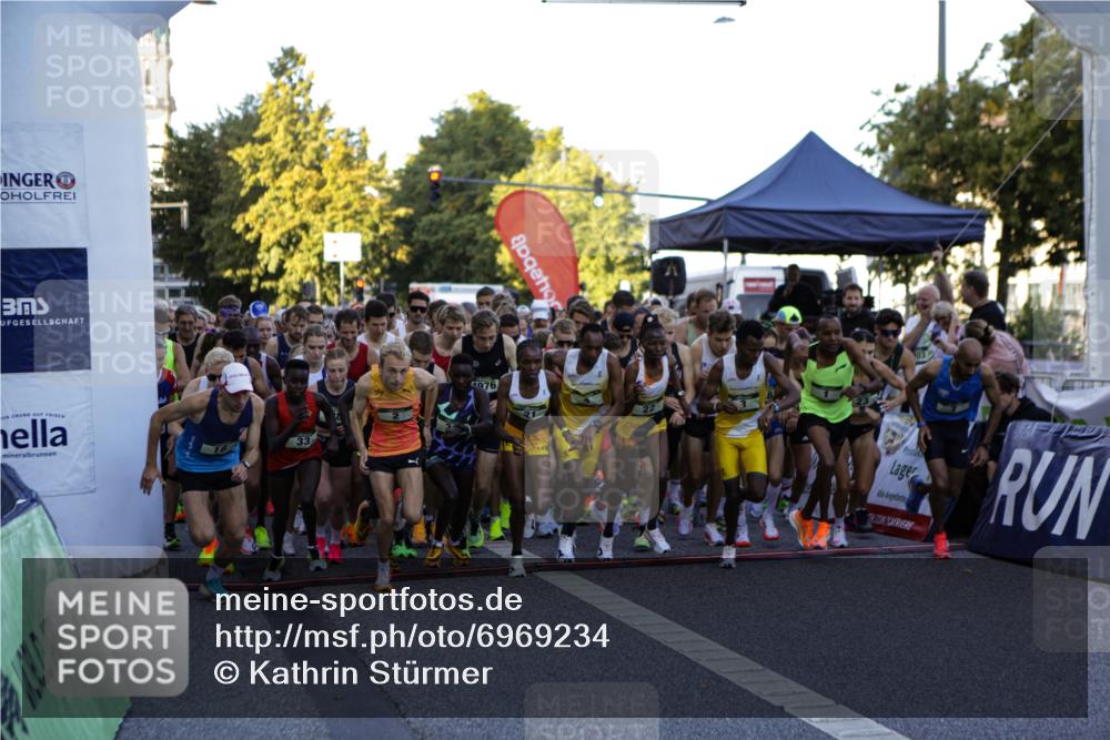 01.09.2024 - BARMER Alsterlauf Kathrin Stürmer Photography http://msf.ph/oto/6969234 01.09.2024 08:58:26 Ziel  meine-sportfotos.de