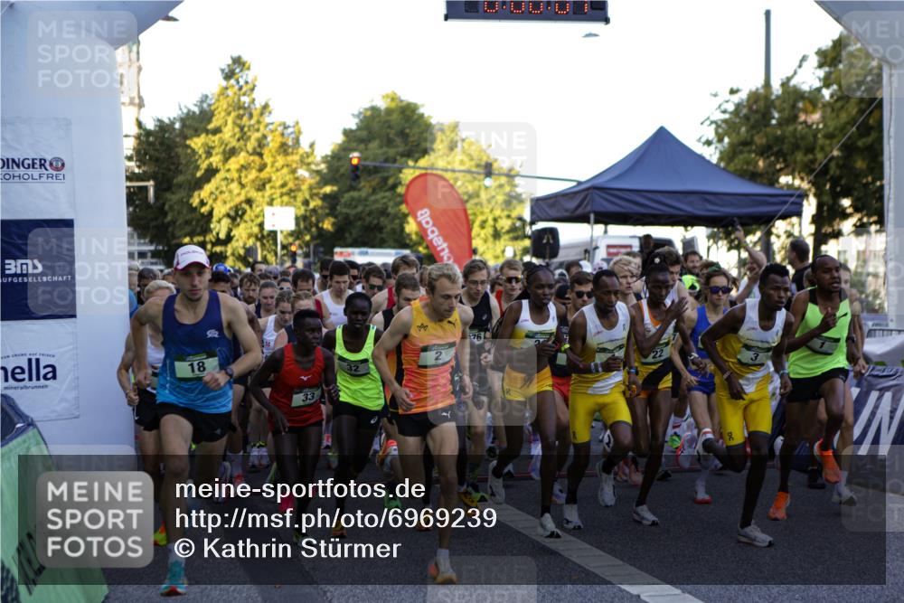 01.09.2024 - BARMER Alsterlauf Kathrin Stürmer Photography http://msf.ph/oto/6969239 01.09.2024 08:58:26 Ziel  meine-sportfotos.de