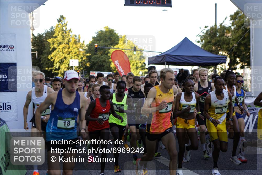 01.09.2024 - BARMER Alsterlauf Kathrin Stürmer Photography http://msf.ph/oto/6969242 01.09.2024 08:58:27 Ziel  meine-sportfotos.de