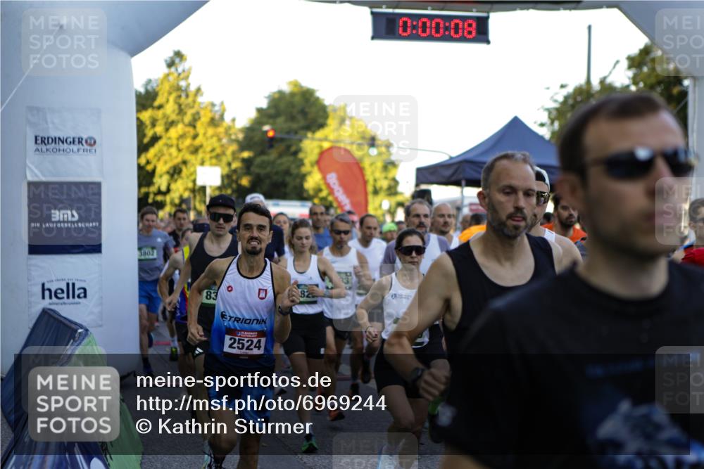 01.09.2024 - BARMER Alsterlauf Kathrin Stürmer Photography http://msf.ph/oto/6969244 01.09.2024 08:58:34 Ziel  meine-sportfotos.de