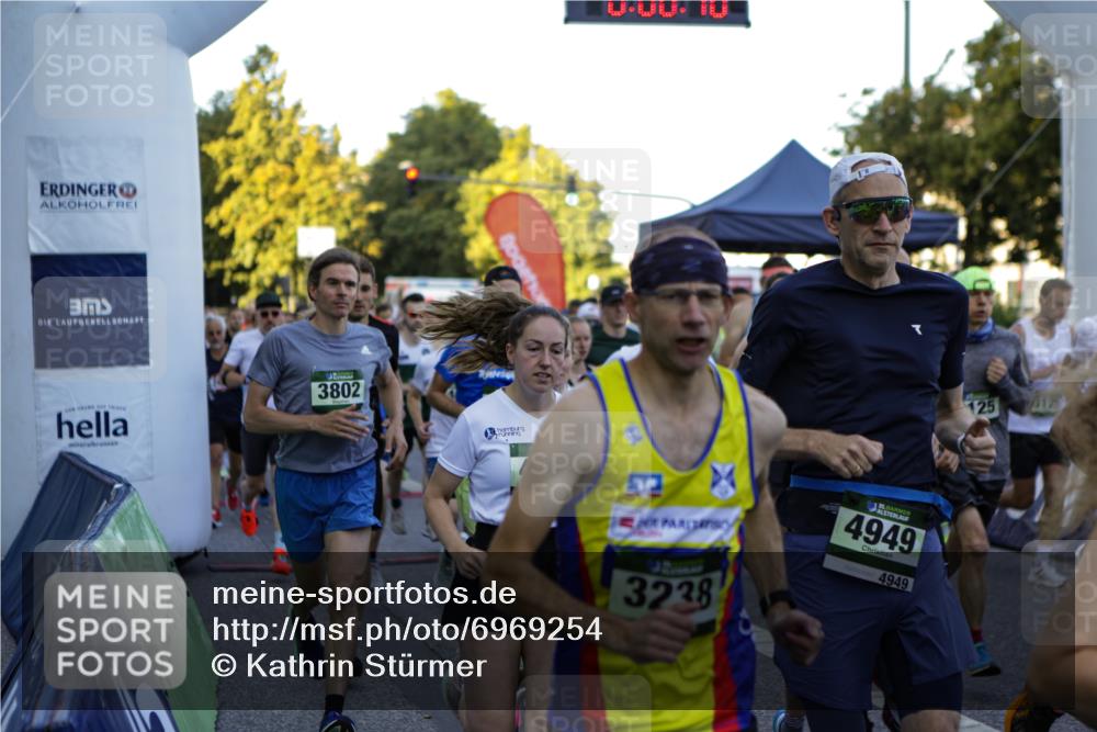 01.09.2024 - BARMER Alsterlauf Kathrin Stürmer Photography http://msf.ph/oto/6969254 01.09.2024 08:58:35 Ziel  meine-sportfotos.de