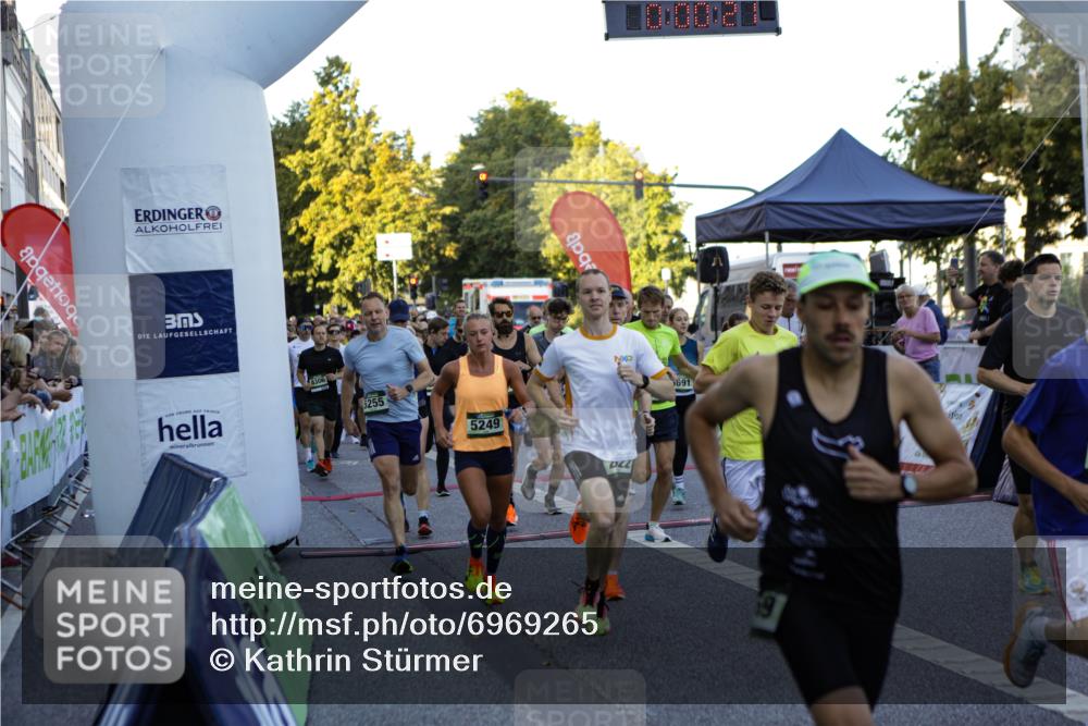 01.09.2024 - BARMER Alsterlauf Kathrin Stürmer Photography http://msf.ph/oto/6969265 01.09.2024 08:58:46 Ziel  meine-sportfotos.de