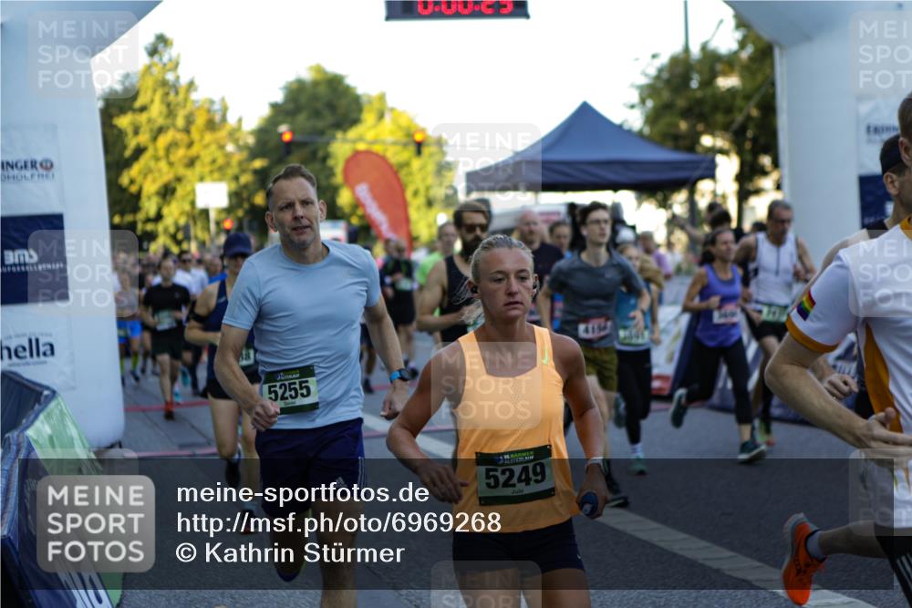 01.09.2024 - BARMER Alsterlauf Kathrin Stürmer Photography http://msf.ph/oto/6969268 01.09.2024 08:58:48 Ziel  meine-sportfotos.de
