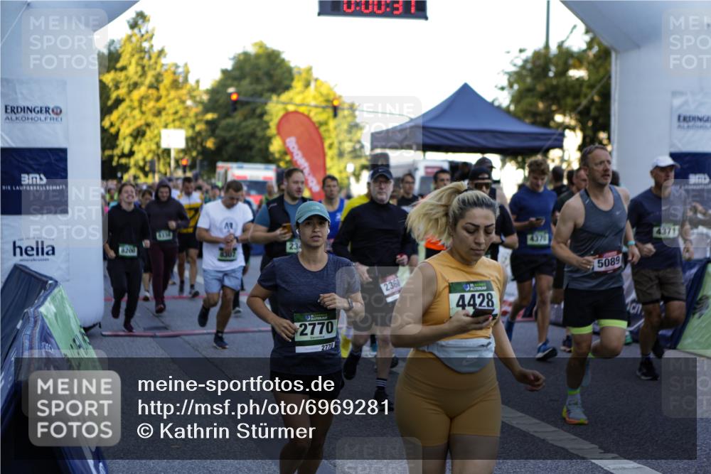 01.09.2024 - BARMER Alsterlauf Kathrin Stürmer Photography http://msf.ph/oto/6969281 01.09.2024 08:58:56 Ziel  meine-sportfotos.de