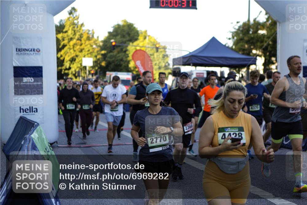 01.09.2024 - BARMER Alsterlauf Kathrin Stürmer Photography http://msf.ph/oto/6969282 01.09.2024 08:58:56 Ziel  meine-sportfotos.de