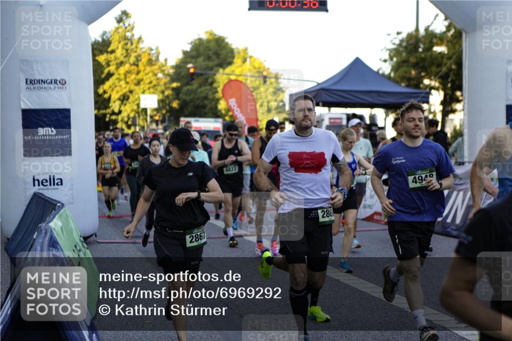 01.09.2024 - BARMER Alsterlauf Kathrin Stürmer Photography http://msf.ph/oto/6969292 01.09.2024 08:59:02 Ziel  meine-sportfotos.de