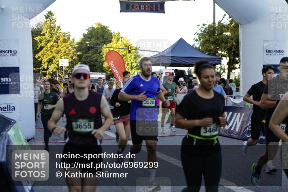 01.09.2024 - BARMER Alsterlauf Kathrin Stürmer Photography http://msf.ph/oto/6969299 01.09.2024 08:59:07 Ziel  meine-sportfotos.de