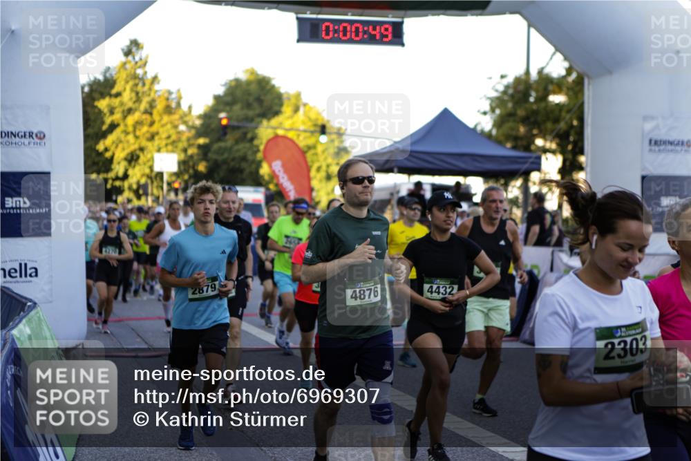 01.09.2024 - BARMER Alsterlauf Kathrin Stürmer Photography http://msf.ph/oto/6969307 01.09.2024 08:59:14 Ziel  meine-sportfotos.de
