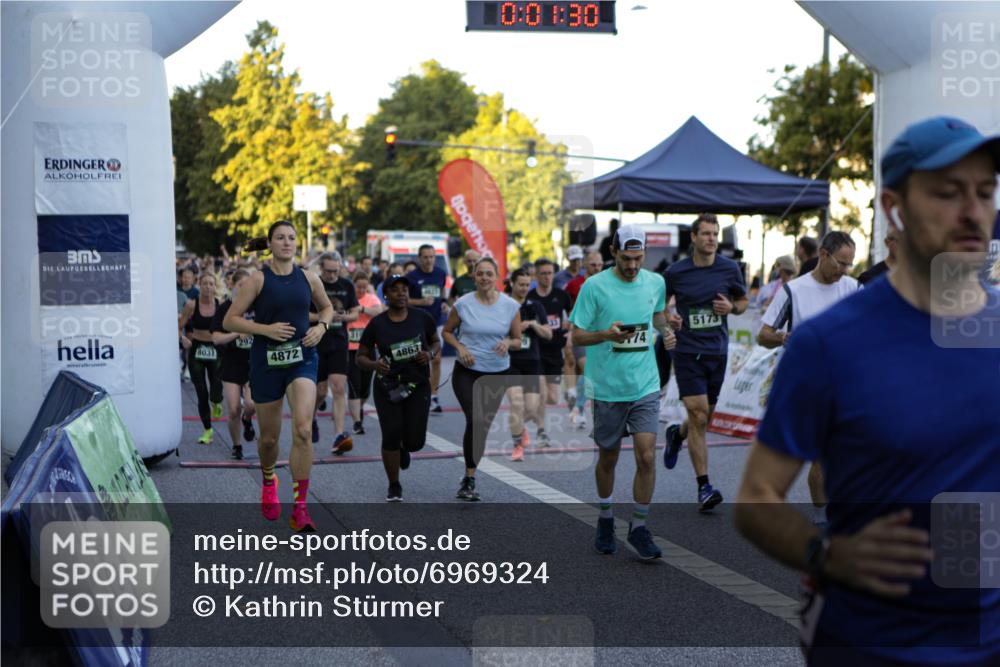 01.09.2024 - BARMER Alsterlauf Kathrin Stürmer Photography http://msf.ph/oto/6969324 01.09.2024 08:59:56 Ziel  meine-sportfotos.de