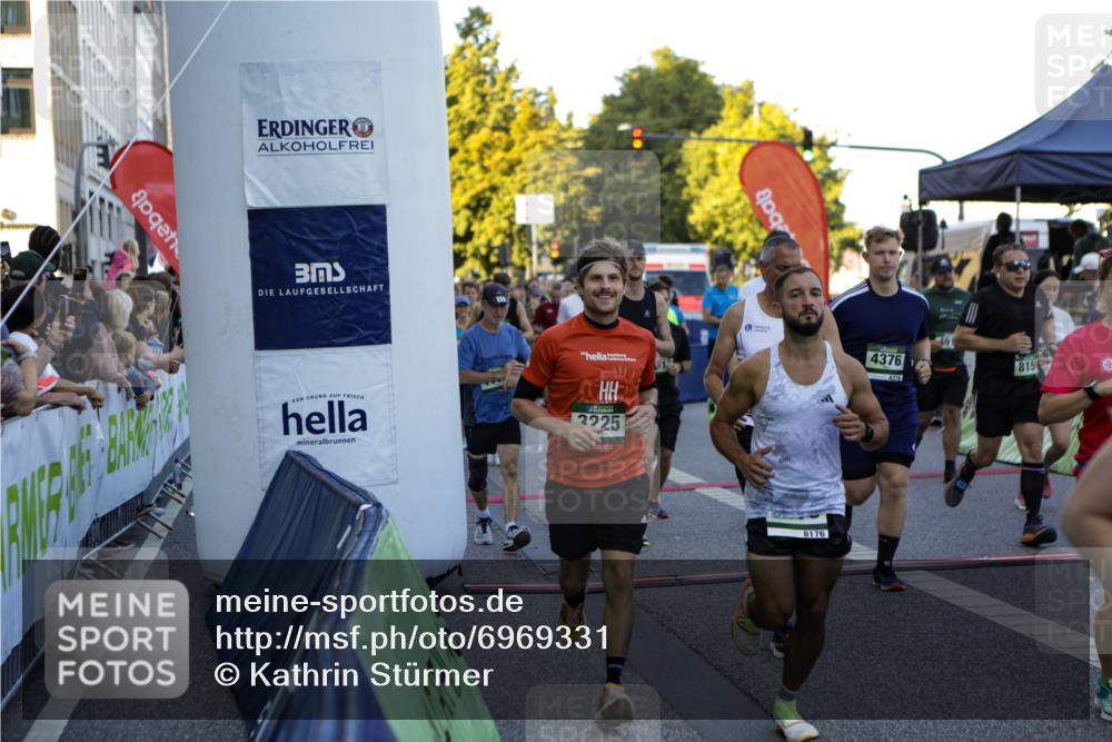 01.09.2024 - BARMER Alsterlauf Kathrin Stürmer Photography http://msf.ph/oto/6969331 01.09.2024 09:00:31 Ziel  meine-sportfotos.de