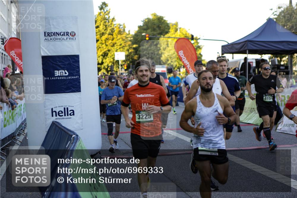 01.09.2024 - BARMER Alsterlauf Kathrin Stürmer Photography http://msf.ph/oto/6969333 01.09.2024 09:00:32 Ziel  meine-sportfotos.de