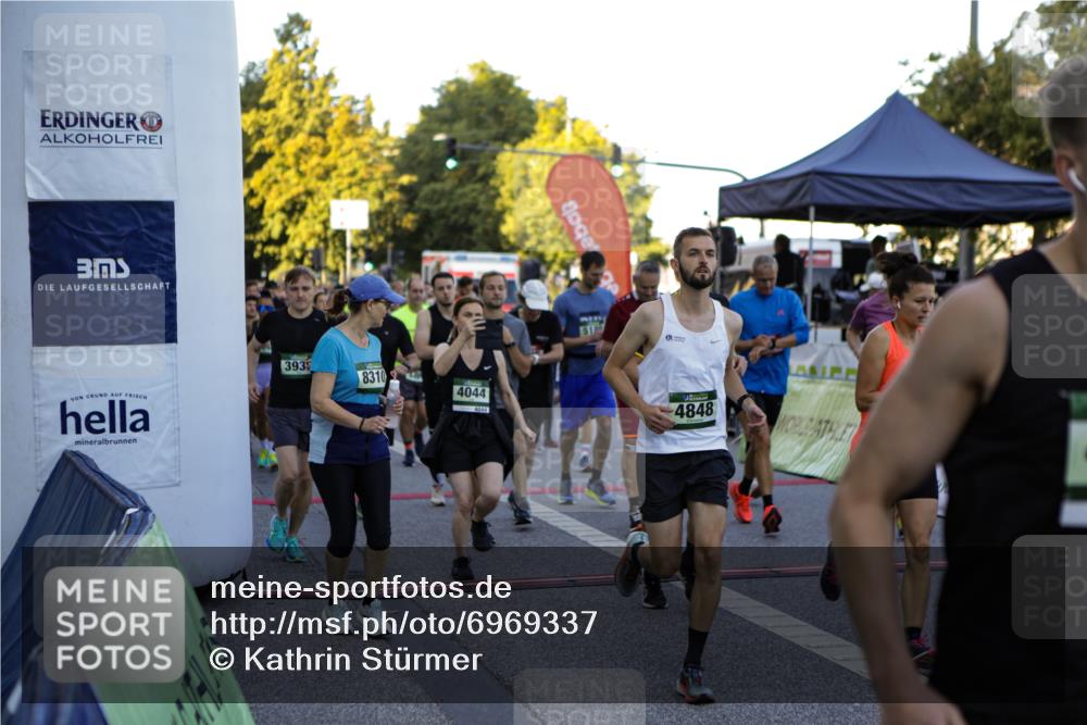 01.09.2024 - BARMER Alsterlauf Kathrin Stürmer Photography http://msf.ph/oto/6969337 01.09.2024 09:00:36 Ziel  meine-sportfotos.de