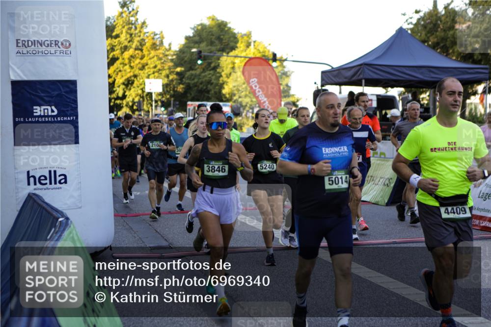 01.09.2024 - BARMER Alsterlauf Kathrin Stürmer Photography http://msf.ph/oto/6969340 01.09.2024 09:00:41 Ziel  meine-sportfotos.de