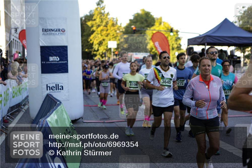 01.09.2024 - BARMER Alsterlauf Kathrin Stürmer Photography http://msf.ph/oto/6969354 01.09.2024 09:01:14 Ziel  meine-sportfotos.de