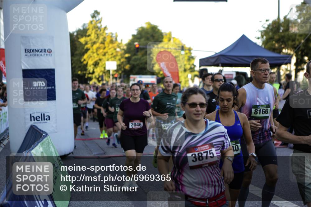 01.09.2024 - BARMER Alsterlauf Kathrin Stürmer Photography http://msf.ph/oto/6969365 01.09.2024 09:01:25 Ziel  meine-sportfotos.de