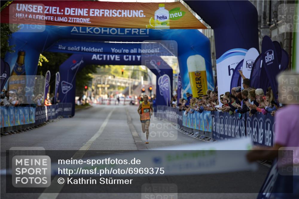 01.09.2024 - BARMER Alsterlauf Kathrin Stürmer Photography http://msf.ph/oto/6969375 01.09.2024 09:29:38 Ziel 3119, 3615, 4515, 4521, 4797, 4805, 4865, 4949, 5003, 5046, 5170, 8276, 8292, 2 meine-sportfotos.de