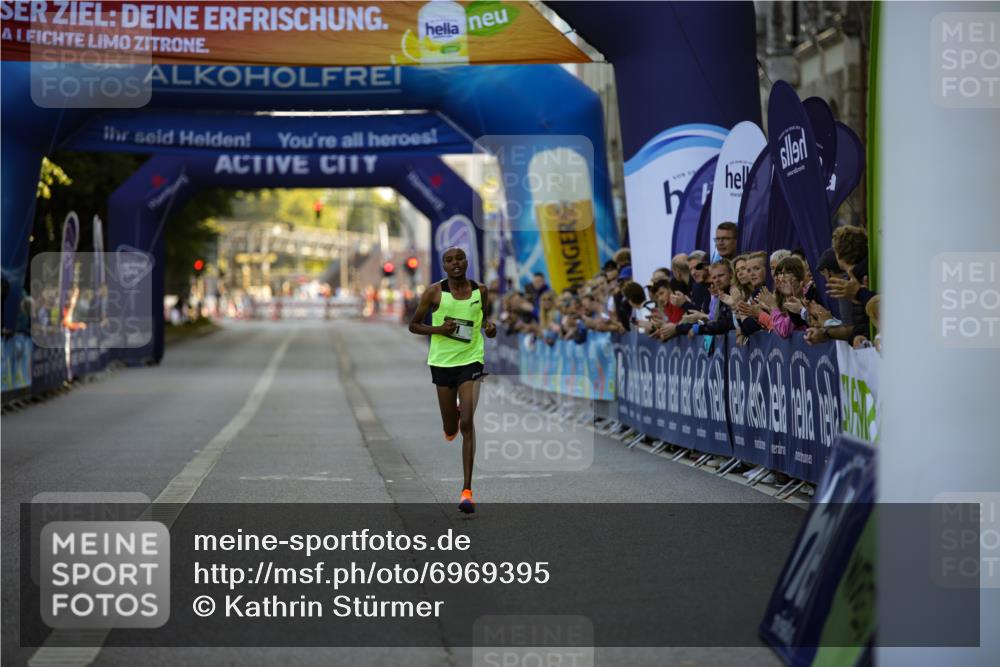 01.09.2024 - BARMER Alsterlauf Kathrin Stürmer Photography http://msf.ph/oto/6969395 01.09.2024 09:29:53 Ziel 2107, 3802, 4463, 5046, 8276, 1 meine-sportfotos.de