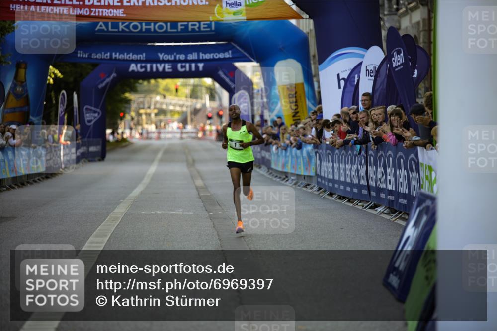 01.09.2024 - BARMER Alsterlauf Kathrin Stürmer Photography http://msf.ph/oto/6969397 01.09.2024 09:29:53 Ziel 2107, 3802, 4463, 5046, 8276, 1 meine-sportfotos.de