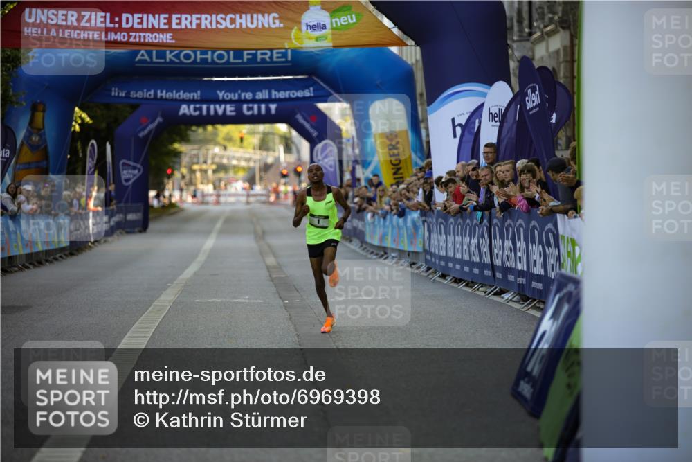 01.09.2024 - BARMER Alsterlauf Kathrin Stürmer Photography http://msf.ph/oto/6969398 01.09.2024 09:29:53 Ziel 2107, 3802, 4463, 5046, 8276, 1 meine-sportfotos.de