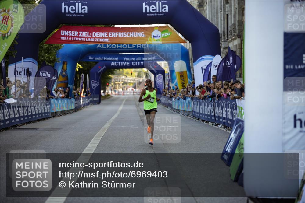 01.09.2024 - BARMER Alsterlauf Kathrin Stürmer Photography http://msf.ph/oto/6969403 01.09.2024 09:29:54 Ziel 2107, 3400, 3802, 4463, 8276, 1 meine-sportfotos.de