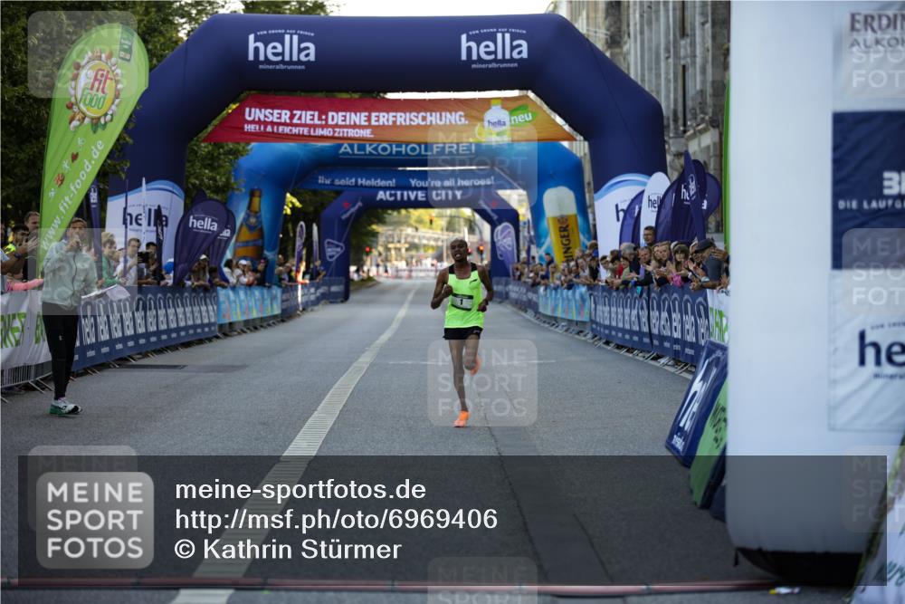 01.09.2024 - BARMER Alsterlauf Kathrin Stürmer Photography http://msf.ph/oto/6969406 01.09.2024 09:29:54 Ziel 2107, 3400, 3802, 4463, 8276, 1 meine-sportfotos.de