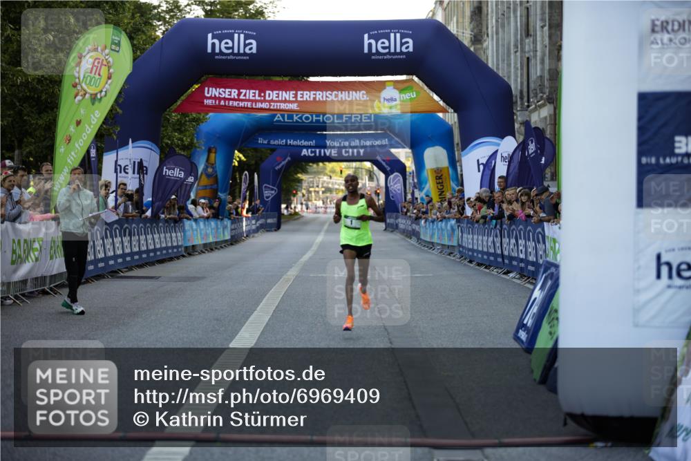 01.09.2024 - BARMER Alsterlauf Kathrin Stürmer Photography http://msf.ph/oto/6969409 01.09.2024 09:29:55 Ziel 2107, 3400, 3802, 4136, 4463, 8276, 1 meine-sportfotos.de