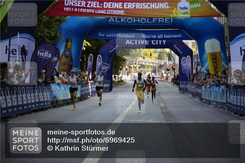 01.09.2024 - BARMER Alsterlauf Kathrin Stürmer Photography http://msf.ph/oto/6969425 01.09.2024 09:31:17 Ziel 4168, 4360, 4675, 4762, 4833, 4834, 4857, 5274, 8187, 8209, 8217, 8220, 4, 12, 8078 meine-sportfotos.de