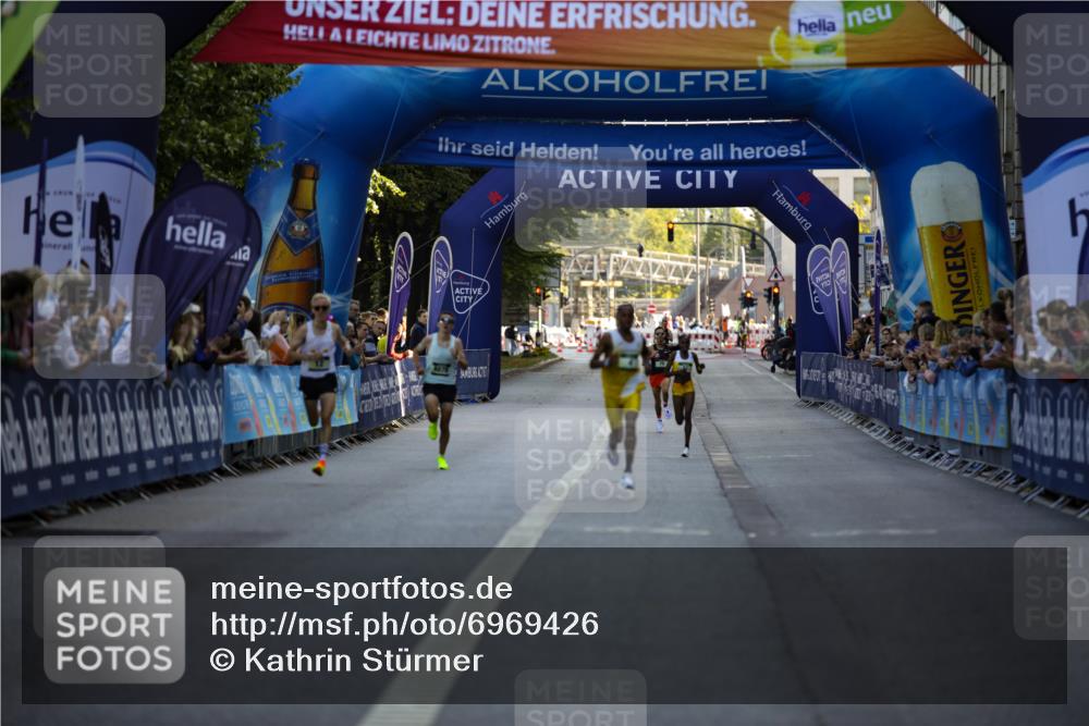 01.09.2024 - BARMER Alsterlauf Kathrin Stürmer Photography http://msf.ph/oto/6969426 01.09.2024 09:31:17 Ziel 4168, 4360, 4675, 4762, 4833, 4834, 4857, 5274, 8187, 8209, 8217, 8220, 4, 12, 8078 meine-sportfotos.de