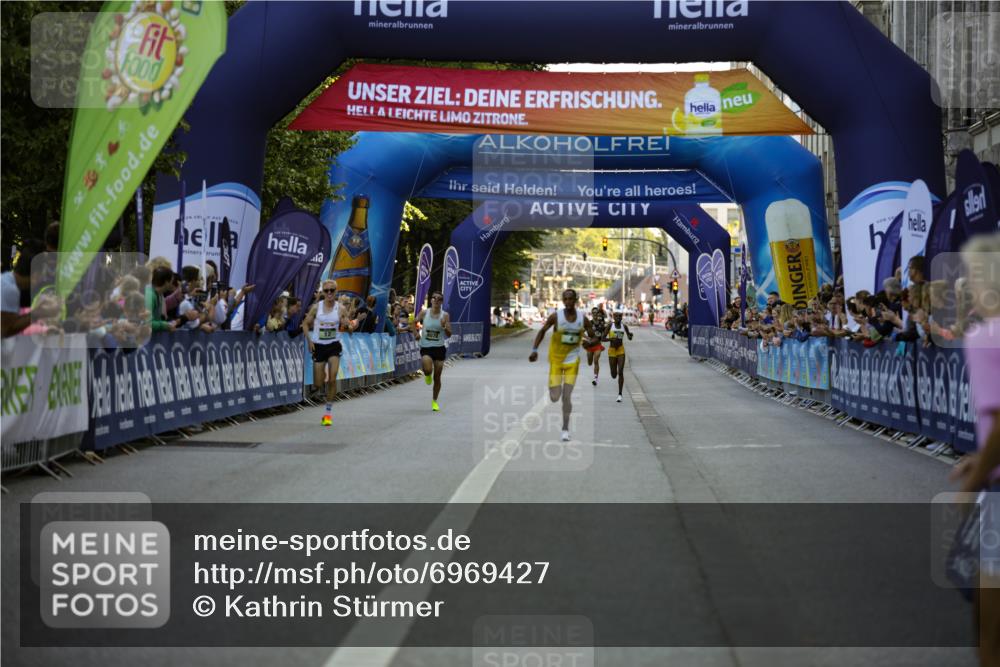 01.09.2024 - BARMER Alsterlauf Kathrin Stürmer Photography http://msf.ph/oto/6969427 01.09.2024 09:31:18 Ziel 4168, 4360, 4675, 4762, 4833, 4834, 4857, 5274, 8187, 8209, 8217, 8220, 4, 12, 8078 meine-sportfotos.de