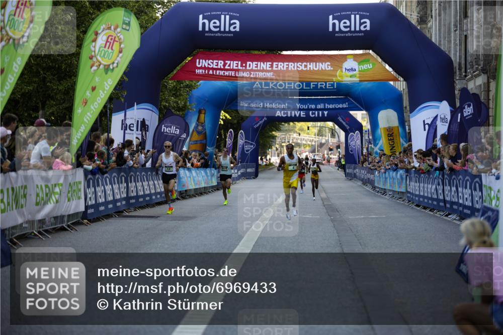 01.09.2024 - BARMER Alsterlauf Kathrin Stürmer Photography http://msf.ph/oto/6969433 01.09.2024 09:31:19 Ziel 4168, 4360, 4675, 4762, 4833, 4834, 4857, 5274, 8187, 8209, 8217, 8220, 4, 12, 8078 meine-sportfotos.de