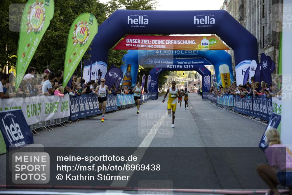 01.09.2024 - BARMER Alsterlauf Kathrin Stürmer Photography http://msf.ph/oto/6969438 01.09.2024 09:31:20 Ziel 4168, 4360, 4675, 4762, 4833, 4834, 4857, 5274, 8187, 8209, 8217, 8220, 4, 12, 8078 meine-sportfotos.de