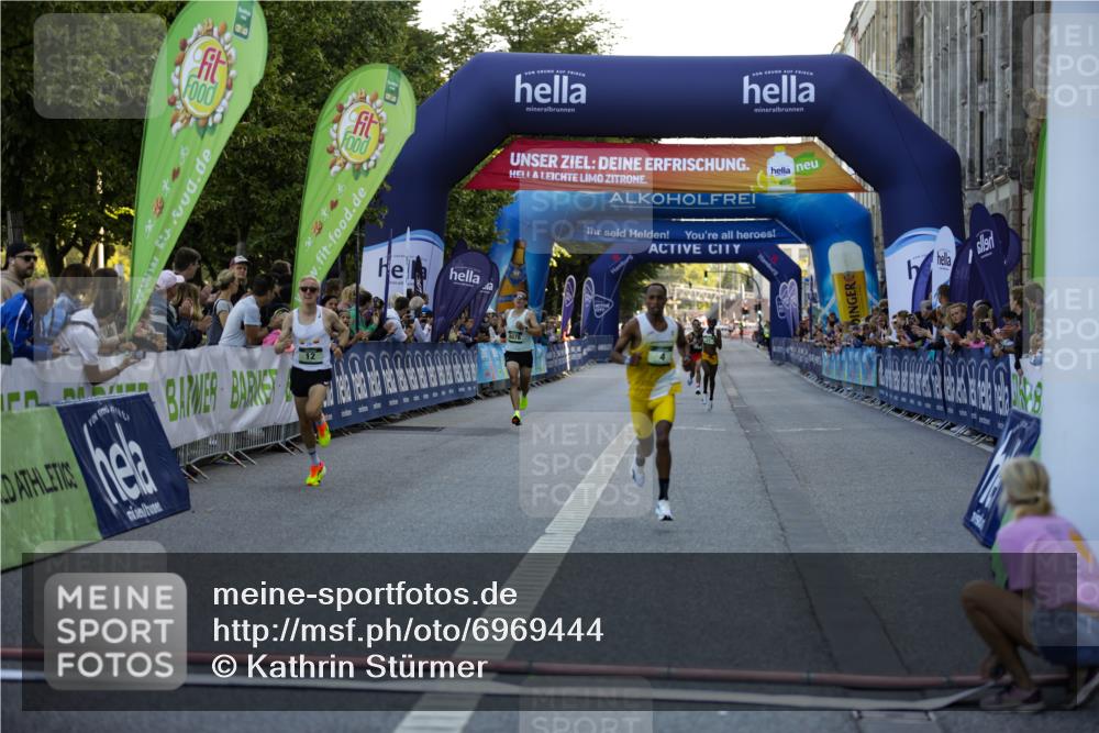 01.09.2024 - BARMER Alsterlauf Kathrin Stürmer Photography http://msf.ph/oto/6969444 01.09.2024 09:31:22 Ziel 4168, 4360, 4458, 4675, 4762, 4833, 4834, 4857, 5274, 8187, 8209, 8217, 4, 12, 16, 21, 8078 meine-sportfotos.de