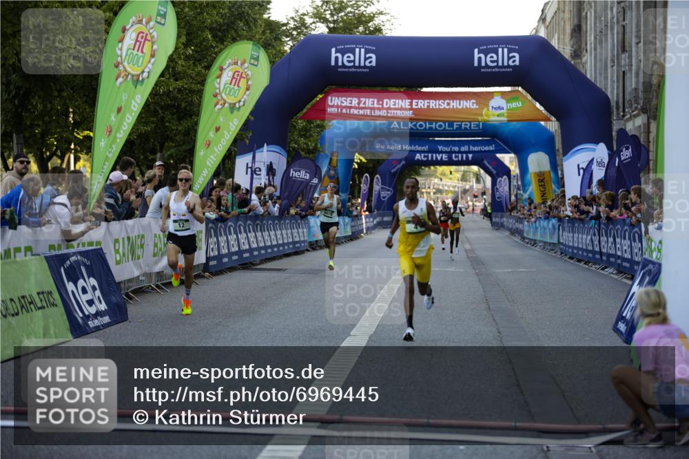 01.09.2024 - BARMER Alsterlauf Kathrin Stürmer Photography http://msf.ph/oto/6969445 01.09.2024 09:31:22 Ziel 4168, 4360, 4458, 4675, 4762, 4833, 4834, 4857, 5274, 8187, 8209, 8217, 4, 12, 16, 21, 8078 meine-sportfotos.de