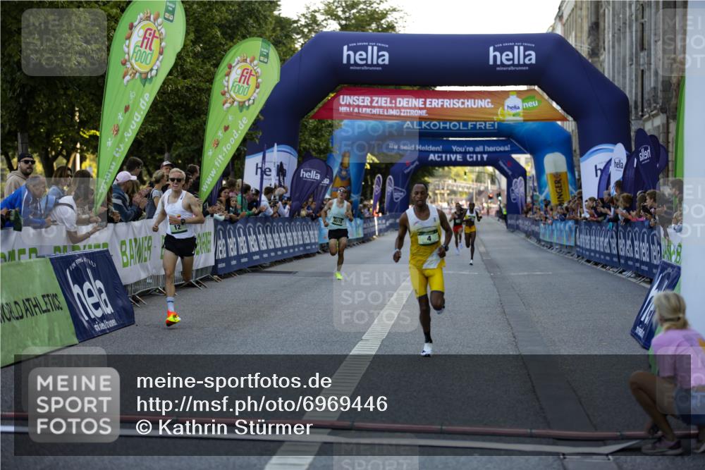 01.09.2024 - BARMER Alsterlauf Kathrin Stürmer Photography http://msf.ph/oto/6969446 01.09.2024 09:31:22 Ziel 4168, 4360, 4458, 4675, 4762, 4833, 4834, 4857, 5274, 8187, 8209, 8217, 4, 12, 16, 21, 8078 meine-sportfotos.de