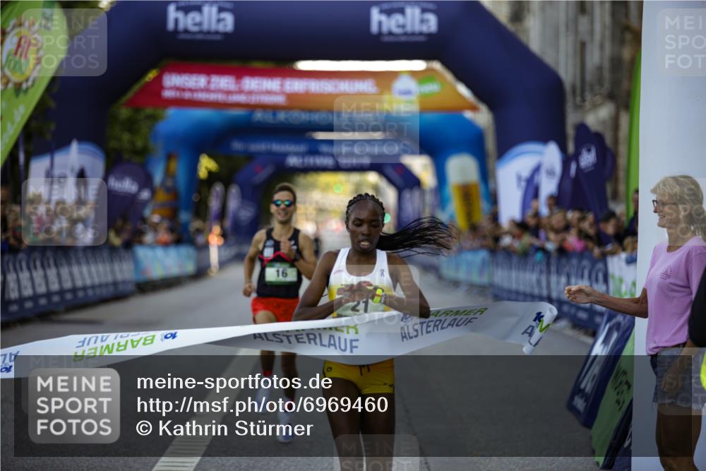 01.09.2024 - BARMER Alsterlauf Kathrin Stürmer Photography http://msf.ph/oto/6969460 01.09.2024 09:31:30 Ziel 2492, 2626, 2951, 3481, 4168, 4450, 4458, 4675, 4834, 5274, 8217, 4, 12, 16, 21, 8078 meine-sportfotos.de