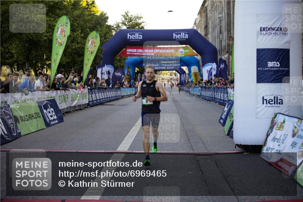 01.09.2024 - BARMER Alsterlauf Kathrin Stürmer Photography http://msf.ph/oto/6969465 01.09.2024 09:31:47 Ziel 1109, 2492, 3114, 3305, 4049, 4167, 4290, 4450, 4538, 5252, 5287, 8132, 8194, 8236, 8387, 8 meine-sportfotos.de