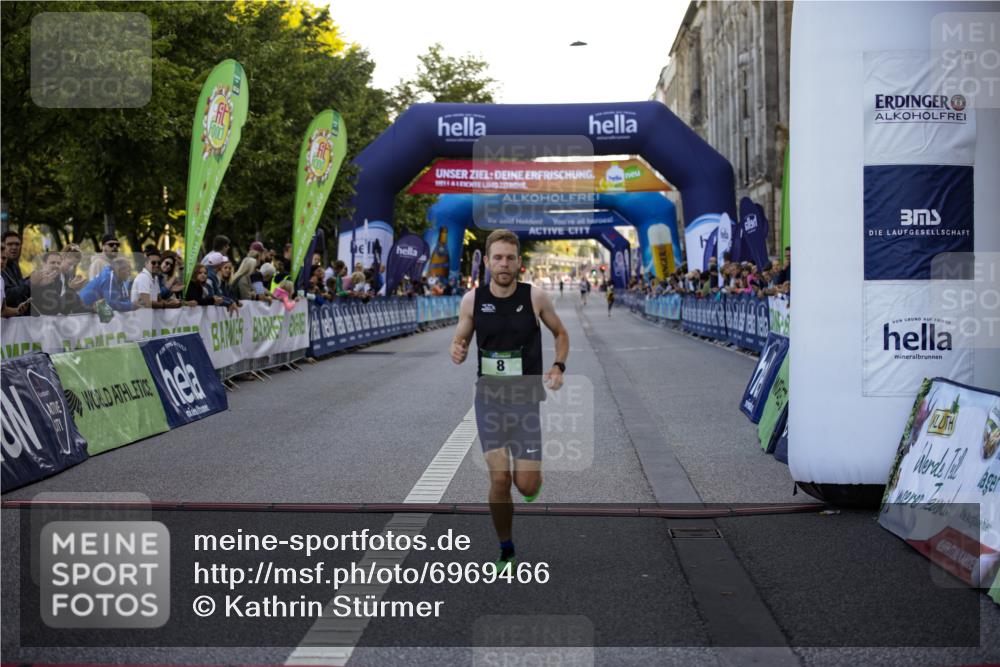 01.09.2024 - BARMER Alsterlauf Kathrin Stürmer Photography http://msf.ph/oto/6969466 01.09.2024 09:31:47 Ziel 1109, 2492, 3114, 3305, 4049, 4167, 4290, 4450, 4538, 5252, 5287, 8132, 8194, 8236, 8387, 8 meine-sportfotos.de