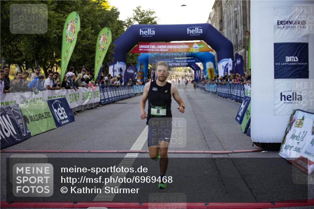 01.09.2024 - BARMER Alsterlauf Kathrin Stürmer Photography http://msf.ph/oto/6969468 01.09.2024 09:31:48 Ziel 1109, 2492, 2850, 3114, 3305, 3788, 4049, 4167, 4290, 4538, 5252, 5287, 8132, 8194, 8236, 8387, 8 meine-sportfotos.de