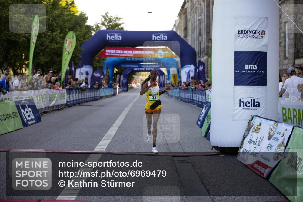 01.09.2024 - BARMER Alsterlauf Kathrin Stürmer Photography http://msf.ph/oto/6969479 01.09.2024 09:31:59 Ziel 1109, 2850, 3788, 4167, 4290, 4435, 4549, 4600, 5252, 5287, 5308, 8236, 8387, 22 meine-sportfotos.de