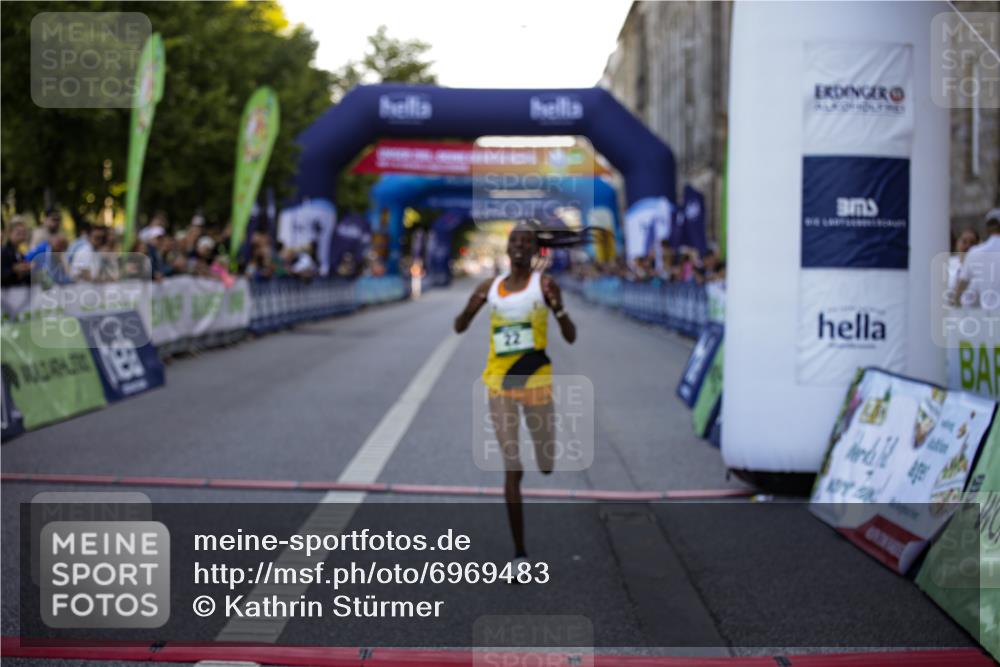 01.09.2024 - BARMER Alsterlauf Kathrin Stürmer Photography http://msf.ph/oto/6969483 01.09.2024 09:32:00 Ziel 1109, 2850, 3788, 4167, 4290, 4435, 4549, 4600, 4844, 5252, 5308, 8387, 22, 4793 meine-sportfotos.de